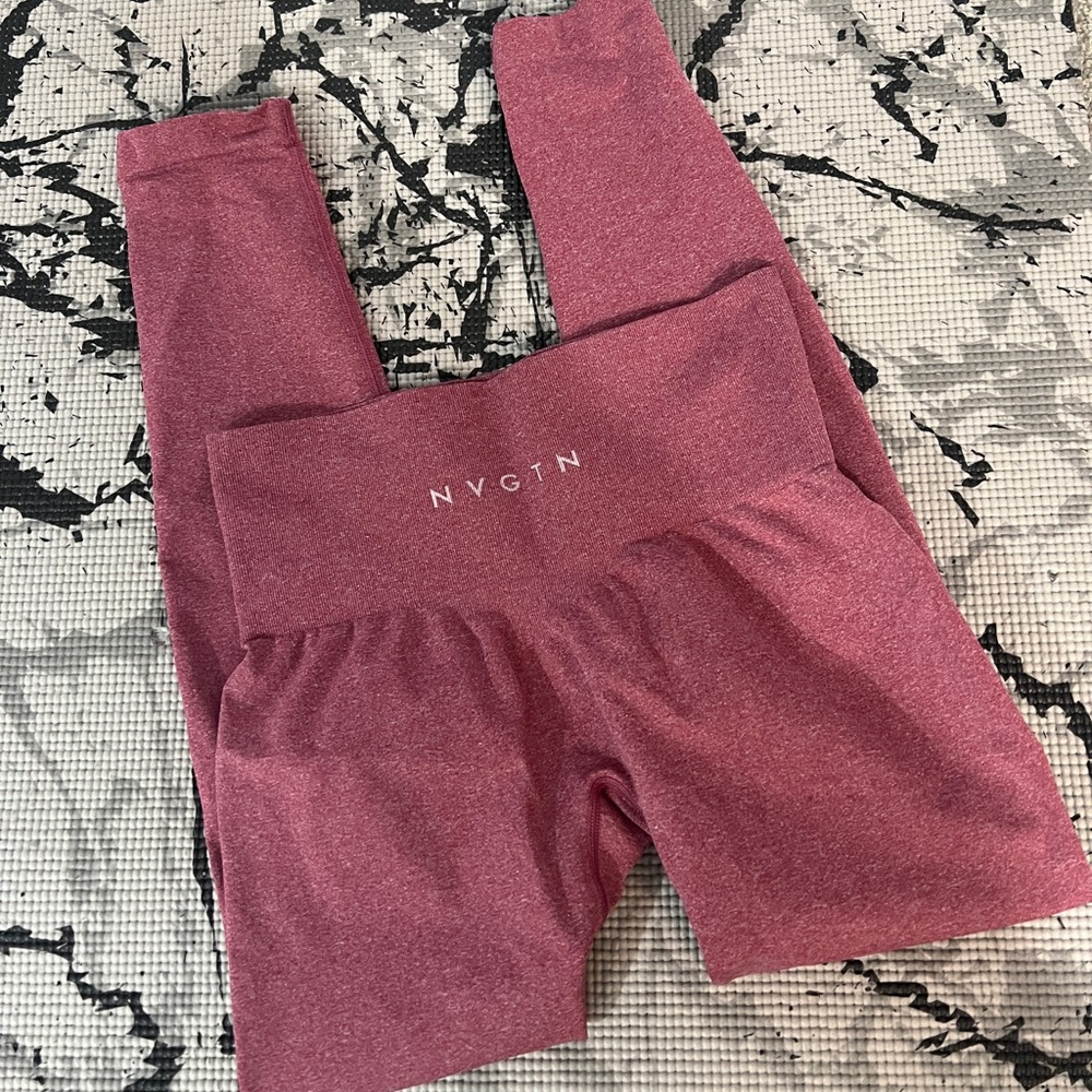 MAROON NV SEAMLESS LEGGINGS